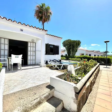 Bungalow De 1 Dormitorio Con Wifi Y Piscina En Playa Del Ingles Playa del Ingles (Gran Canaria)