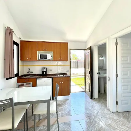 Bungalow De 1 Dormitorio Con Wifi Y Piscina En Playa Del Ingles Apartment *